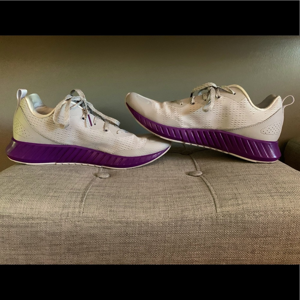 Reebok Shoes 6.5Y/8.5Women